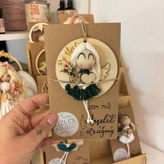 Andělka na dřevěném kolečku Pro štěstí, zelená