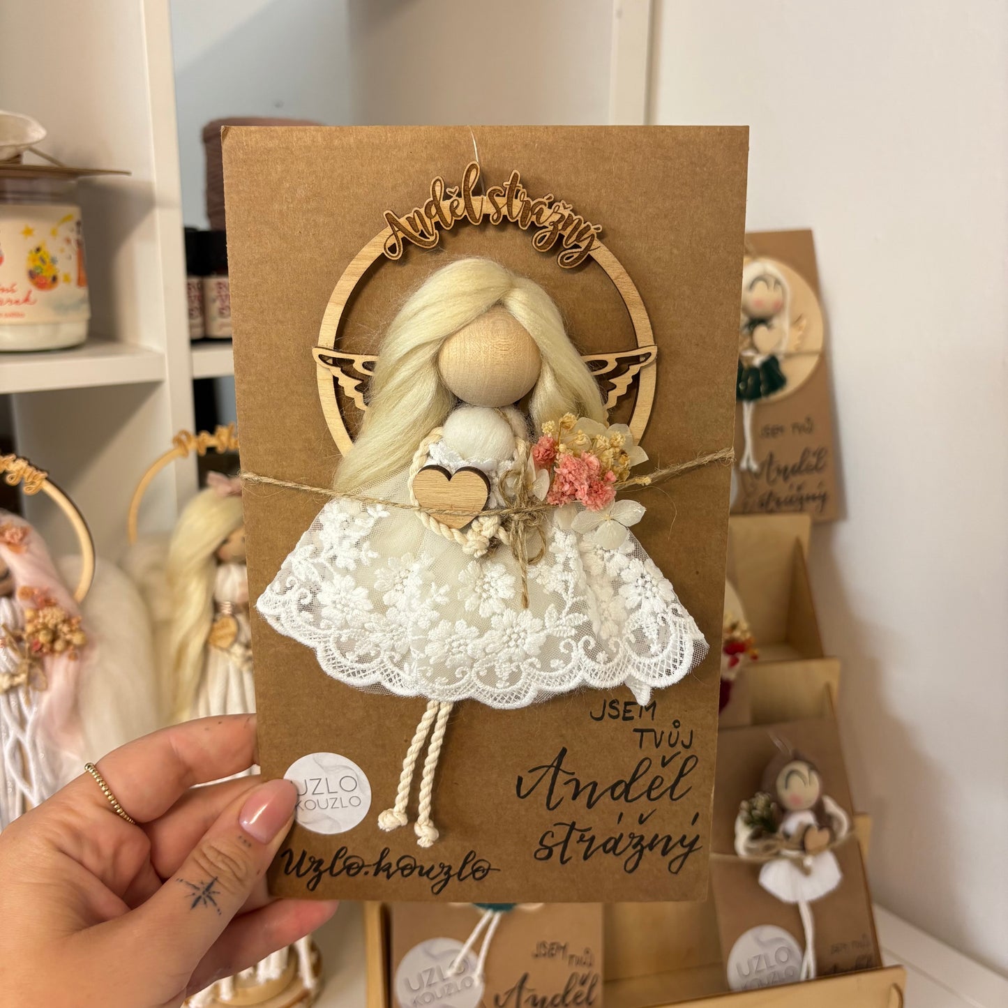 Andělka s tylovou sukénkou