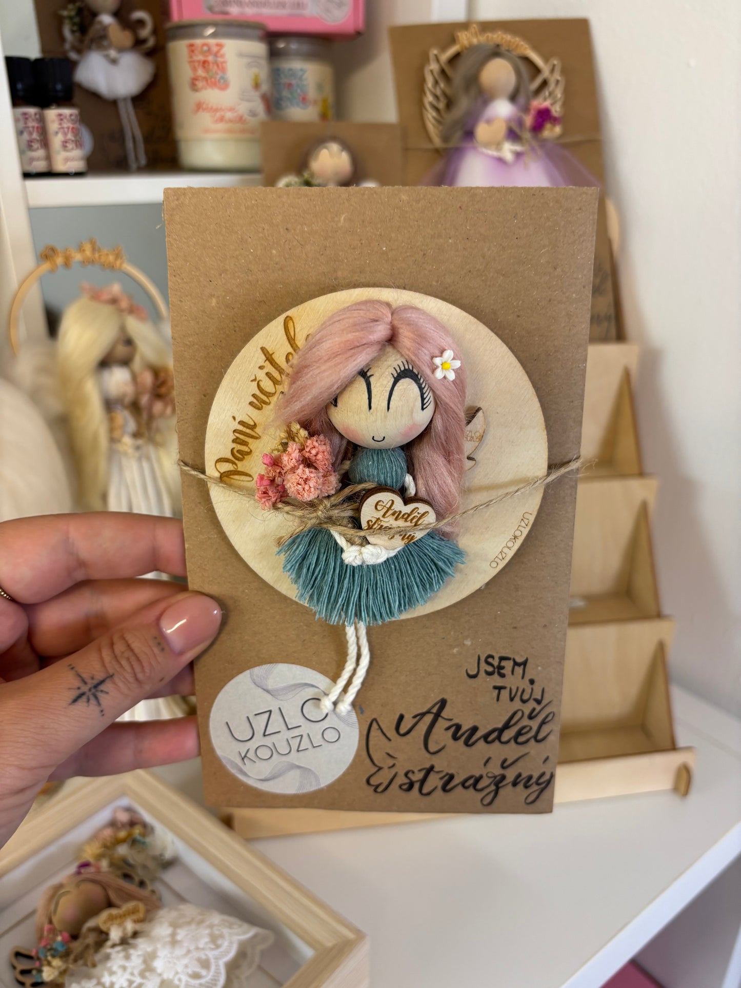 Magnetka, andělka pro paní učitelku, petrolejová