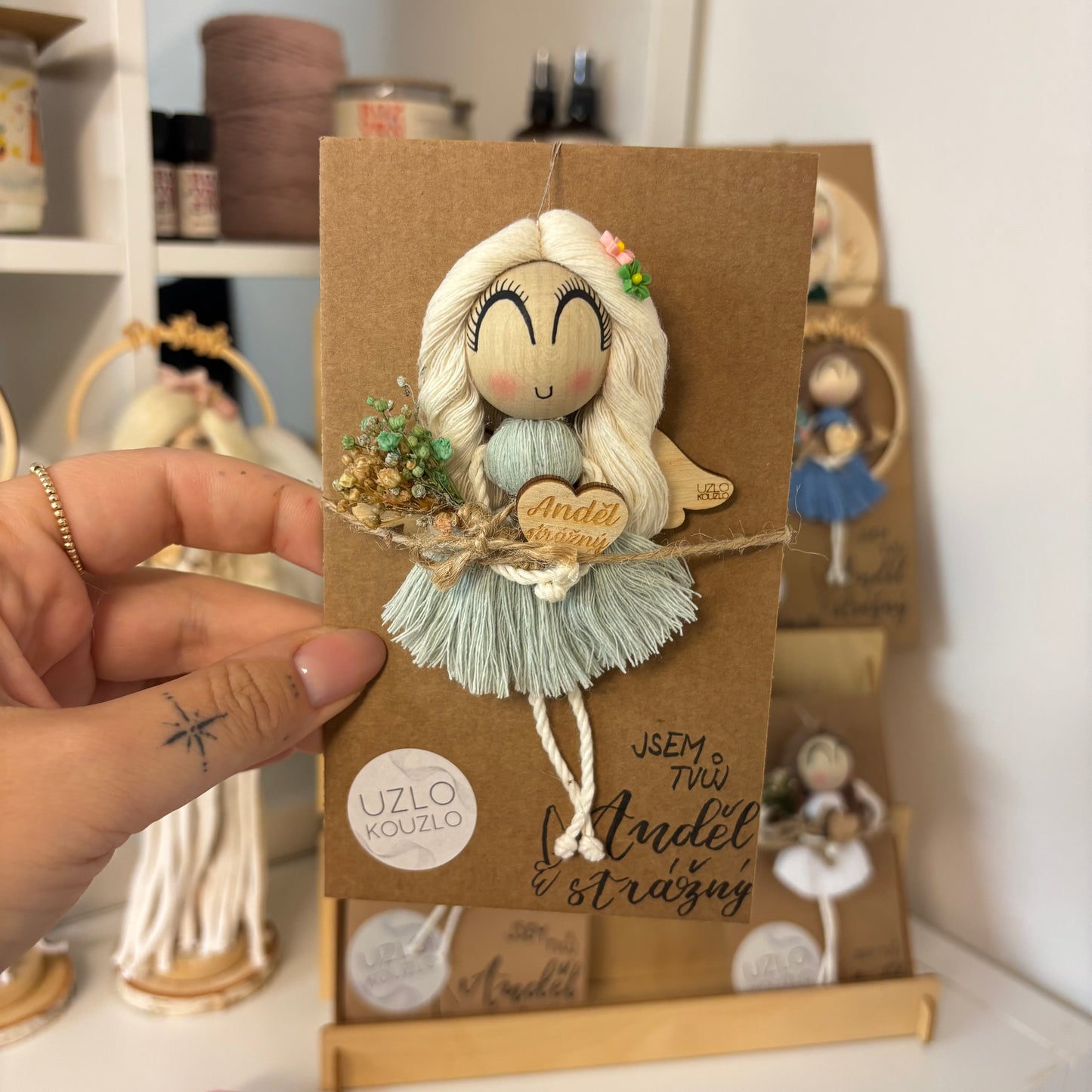 Andělka k zavěšení, světlounce zelená