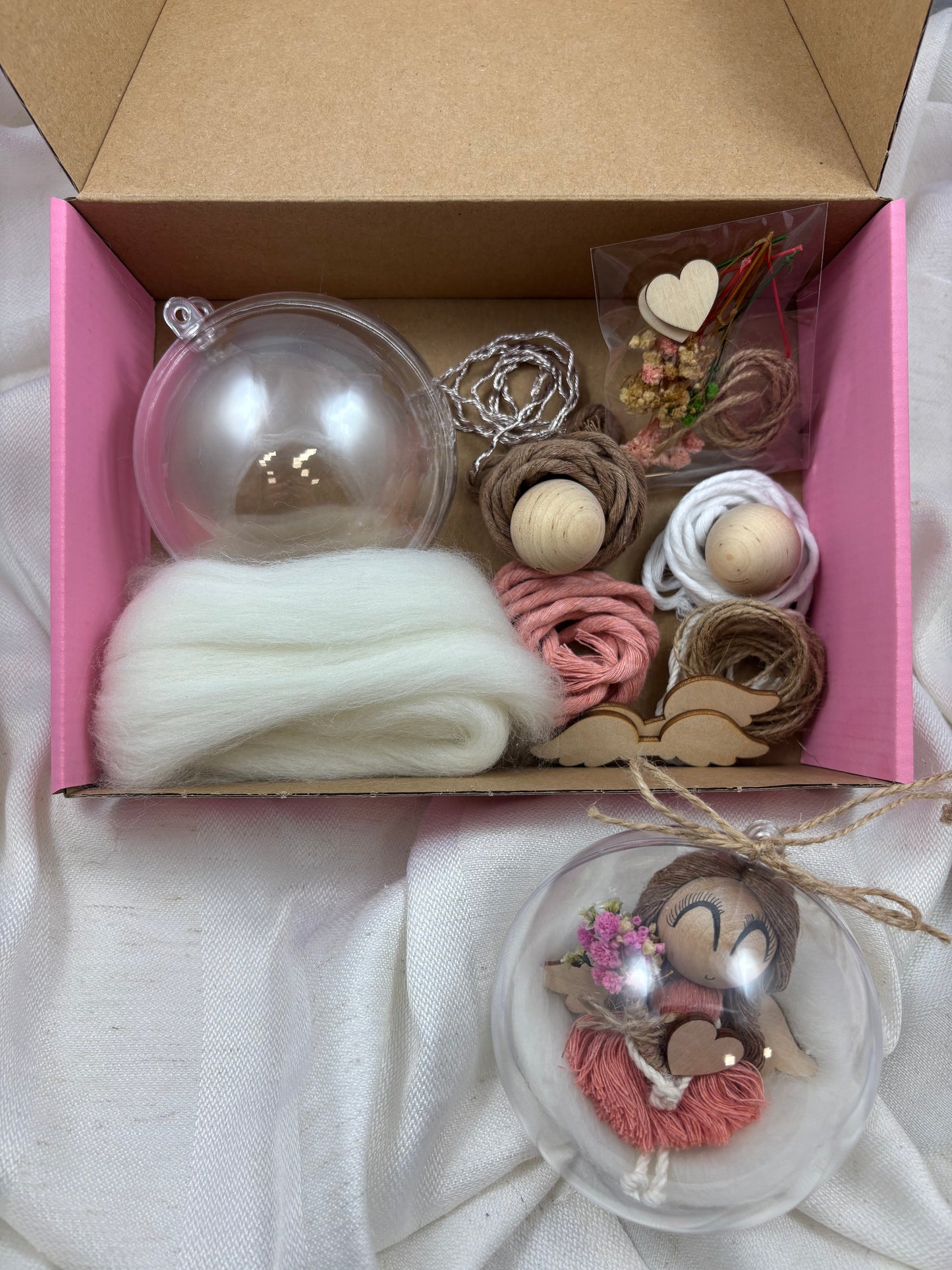 Kreativní sada: na výrobu 2 andělek “BLANKA”