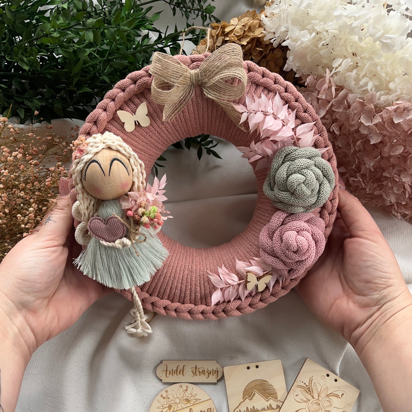 Celoroční věnec s andělkou