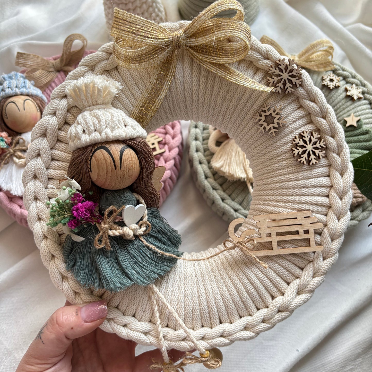 Zimní věnec s andělkou