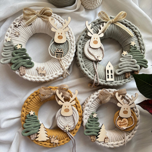 Vánoční věnec se sobem