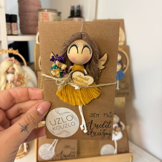 Andělka k zavěšení, hořčicová