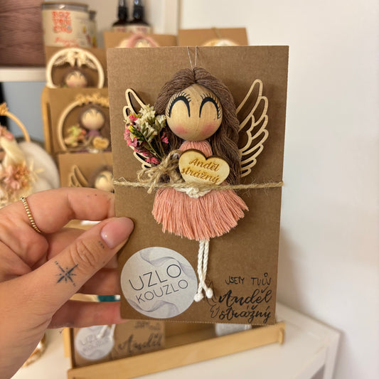 Andělka k zavěšení, starorůžová