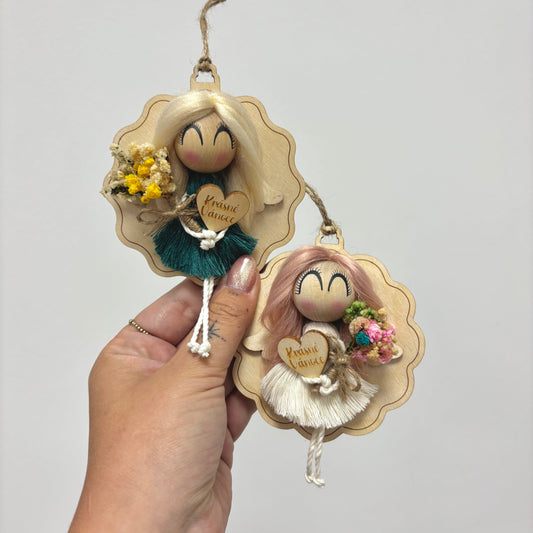 Dřevěná baňka s andělkou