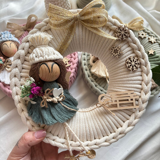 Zimní věnec s andělkou